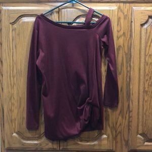 Cold shoulder knot front top